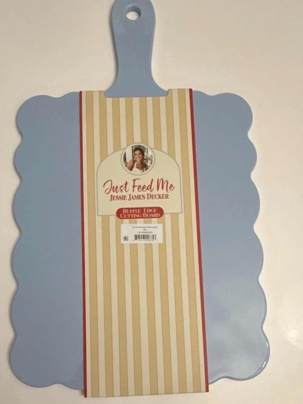 Ruffle Edge Cutting Board 18.5” and 5 piece utensil set